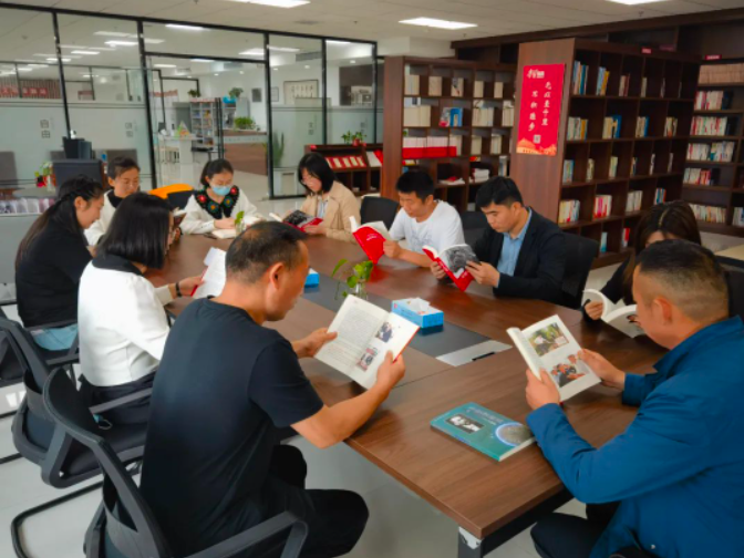 追隨總書(shū)記足跡 書(shū)寫(xiě)青春華章——駐馬店市紀(jì)委監(jiān)委機(jī)關(guān)五月開(kāi)展“每月一主題”讀書(shū)分享活動(dòng)