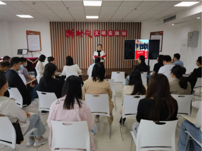 追隨總書(shū)記足跡 書(shū)寫(xiě)青春華章——駐馬店市紀(jì)委監(jiān)委機(jī)關(guān)五月開(kāi)展“每月一主題”讀書(shū)分享活動(dòng)