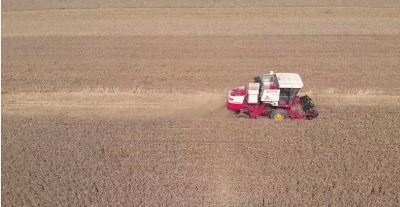 直擊駐馬店、南陽、平頂山、信陽四地麥?zhǔn)找痪€ 見證奔跑的&ldquo;三夏&rdquo;