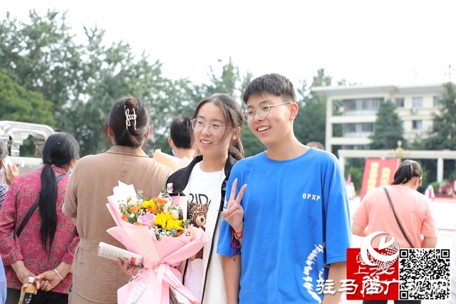 高考結(jié)束了！看泌陽考點這些溫暖瞬間