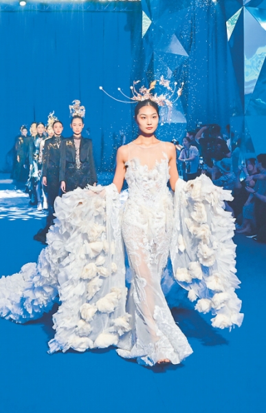 服裝盛宴 “豫見”潮流——第四屆中國服裝品牌直播大會見聞