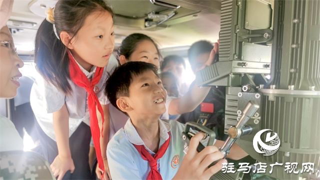 駐馬店實驗小學(xué)開展愛國主義教育主題實踐活動