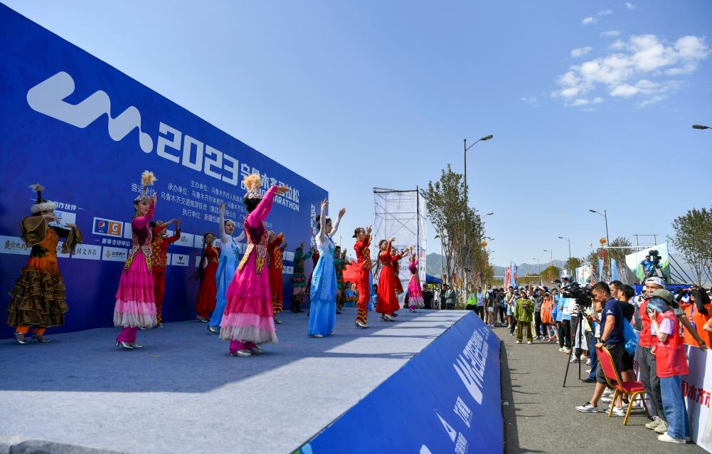 向著天山，奔跑！