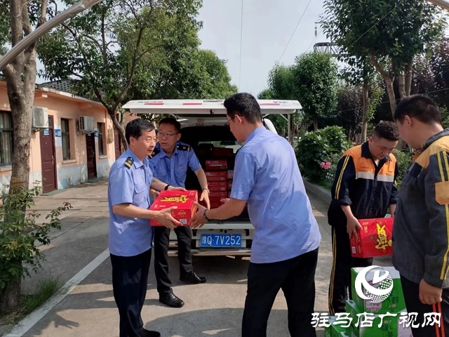 駐馬店車務段工會為一線職工撐起防暑降溫&ldquo;清涼傘&rdquo;