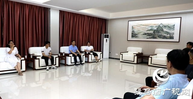 泌陽光亞致遠學(xué)校對優(yōu)秀學(xué)子張振瑜予以2萬元獎勵