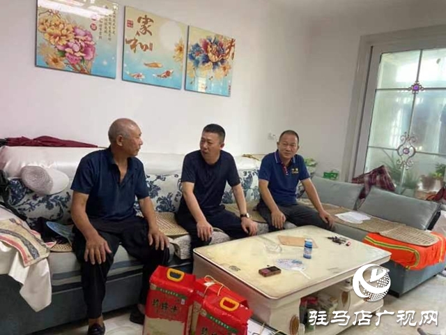 駐馬店市經(jīng)濟(jì)開發(fā)區(qū)翟莊居委會(huì)走訪慰問(wèn)退役軍人