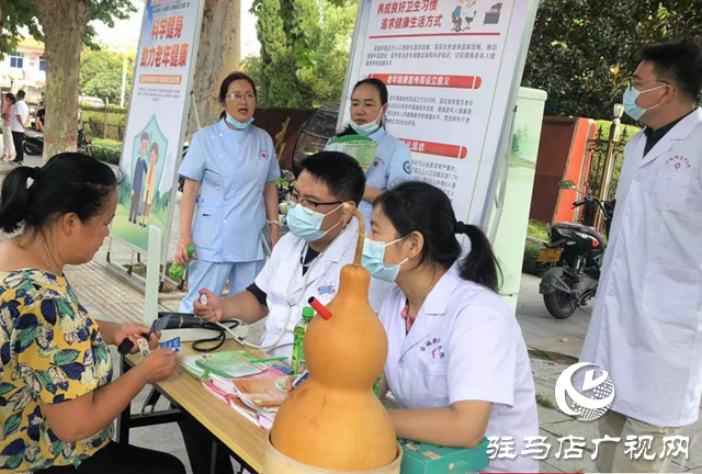 泌陽(yáng)縣開(kāi)展2023年老年健康宣傳周活動(dòng)
