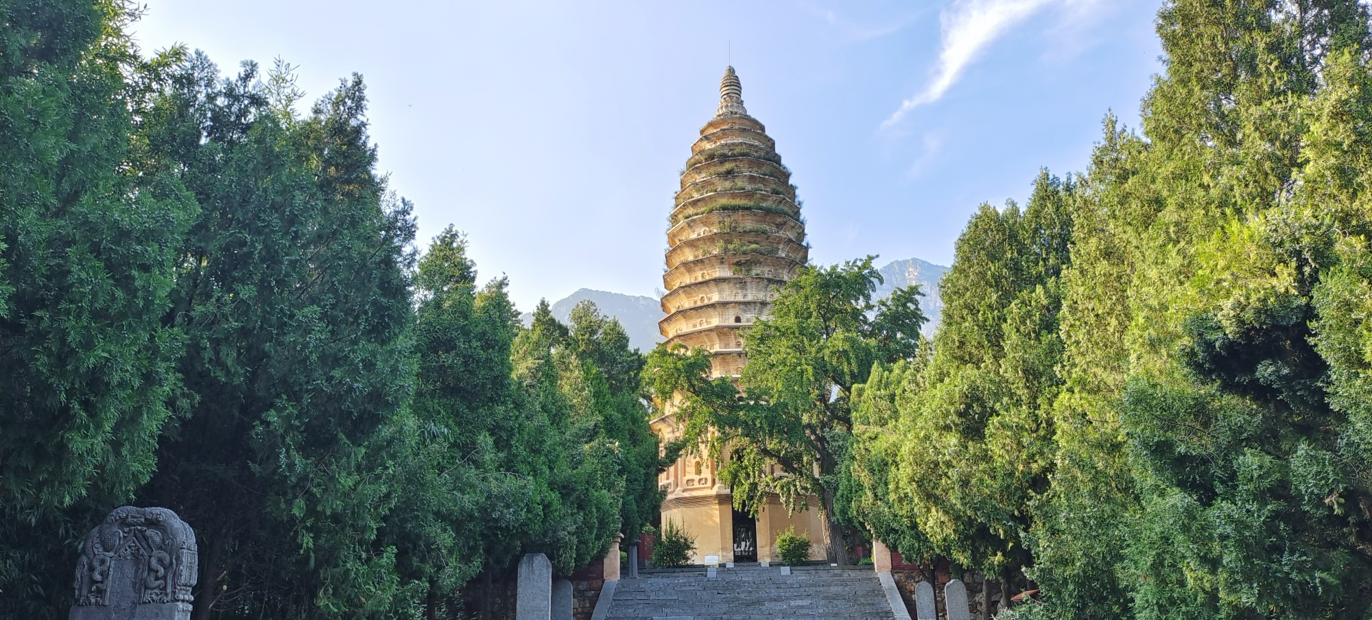 行走河南&middot;讀懂中國(guó)丨&ldquo;華夏第一塔&rdquo;嵩岳寺塔：居天地之中 獨(dú)守千年孤獨(dú)