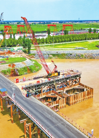 新時代 新征程 新偉業(yè)丨河南出臺交通運輸“十四五”一攬子專項規(guī)劃 推進(jìn)高鐵、機場樞紐省轄市全覆蓋