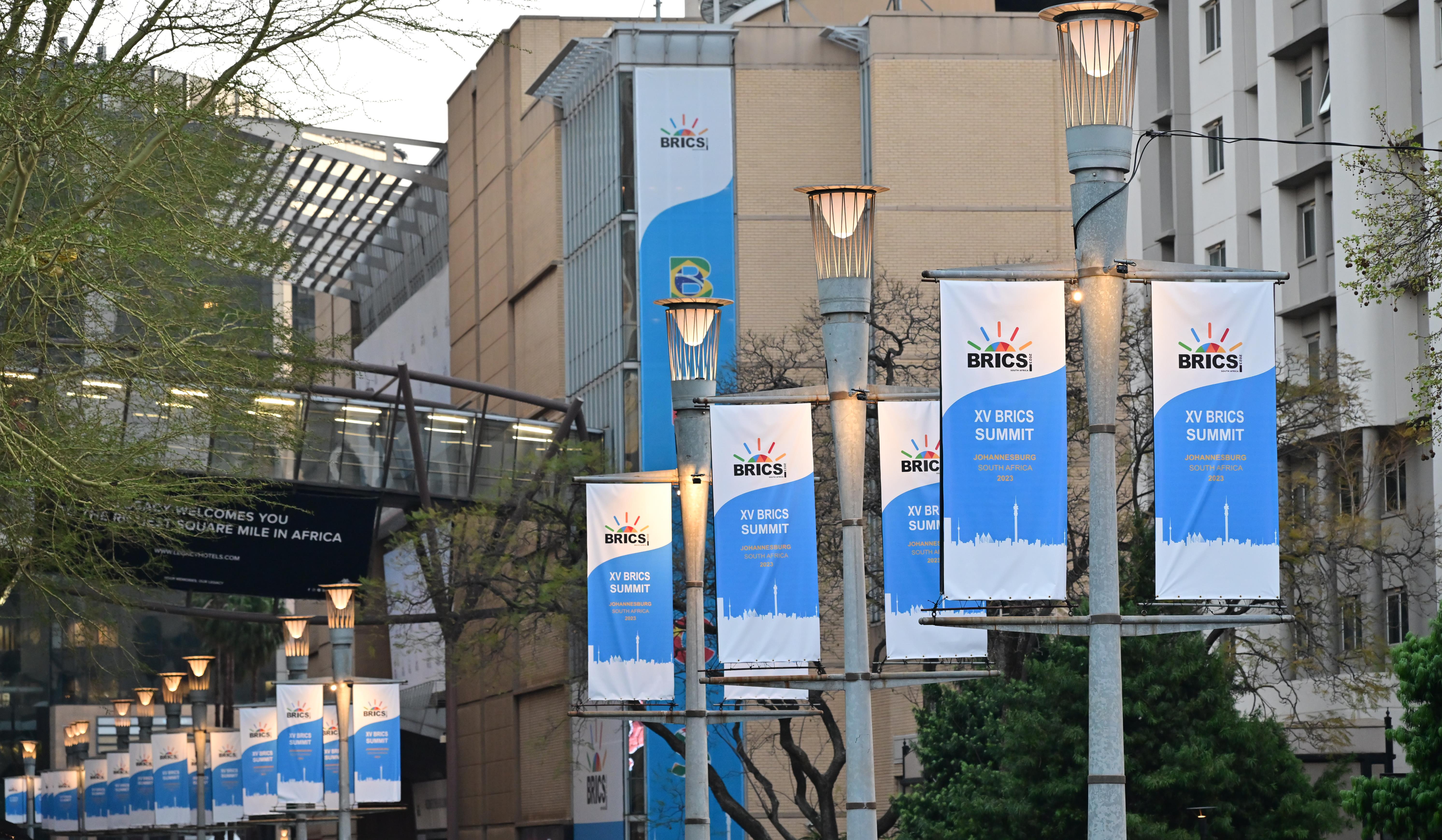 時(shí)政微觀察丨擦亮金磚，為了發(fā)展與和平