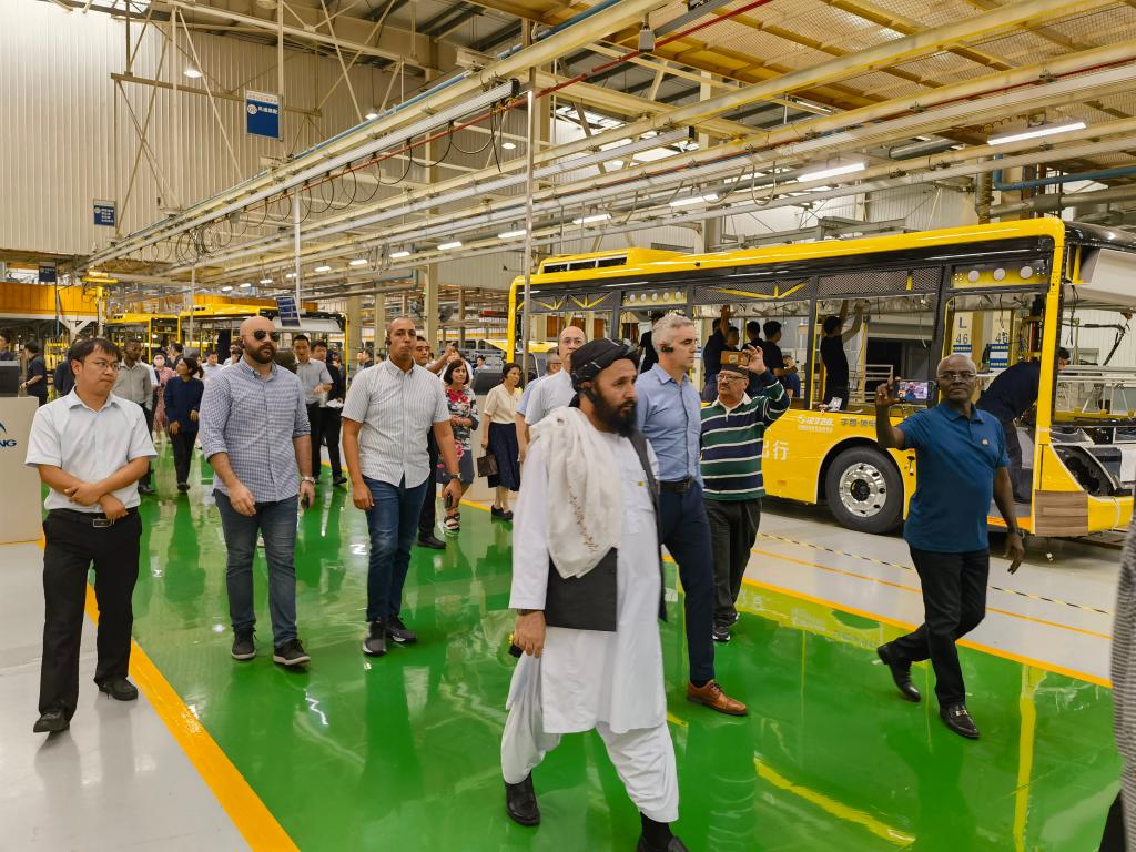 駐華使節(jié)走進(jìn)河南:在歷史與現(xiàn)代的輝映中感知魅力中國(guó)