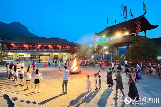 跟著總書記看中國|石椅村鄉(xiāng)村振興的樣子更美了