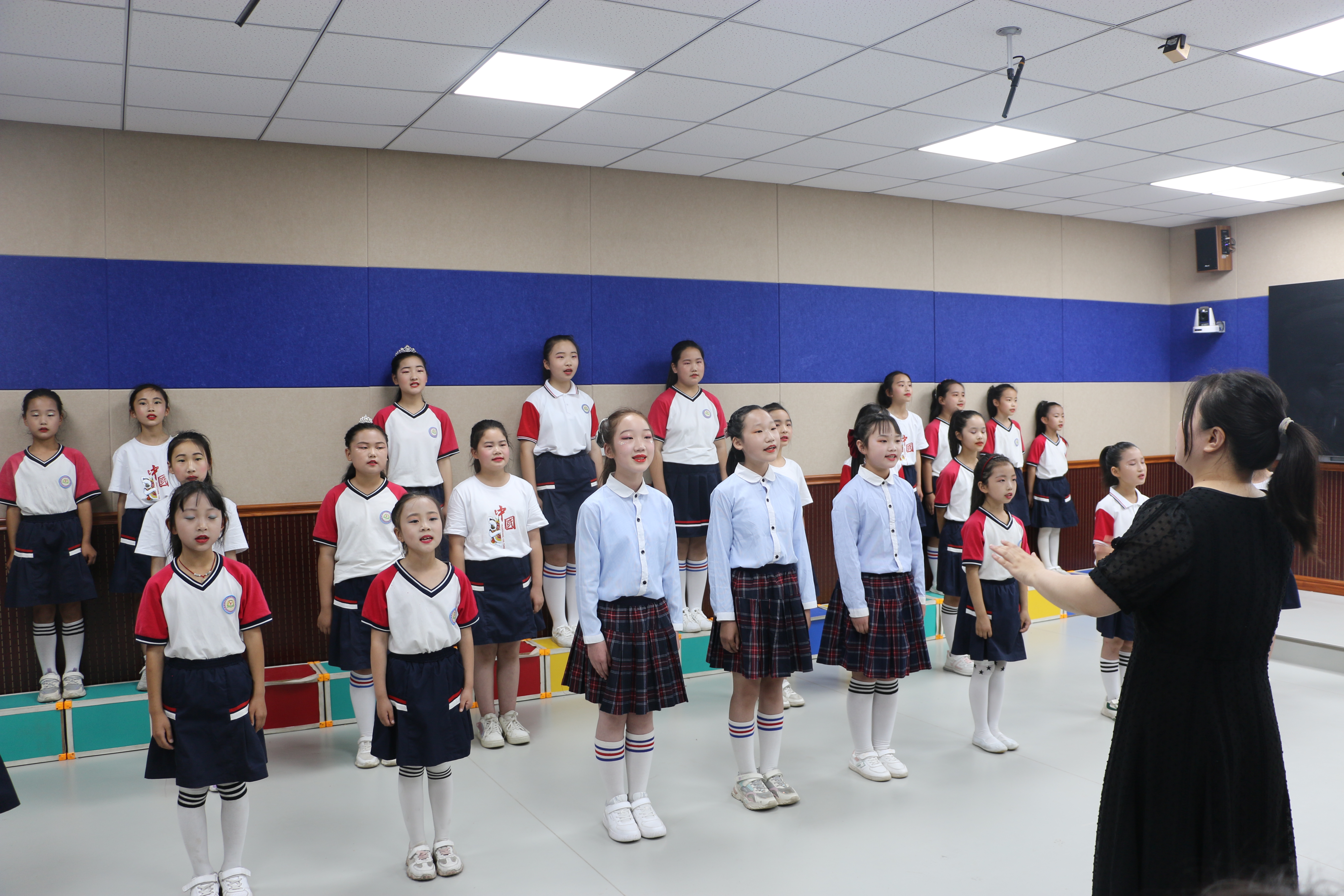 我的老師有“絕活”①｜牛文靜：組建鄉(xiāng)村小學(xué)合唱團 期待學(xué)生邁向更大的舞臺