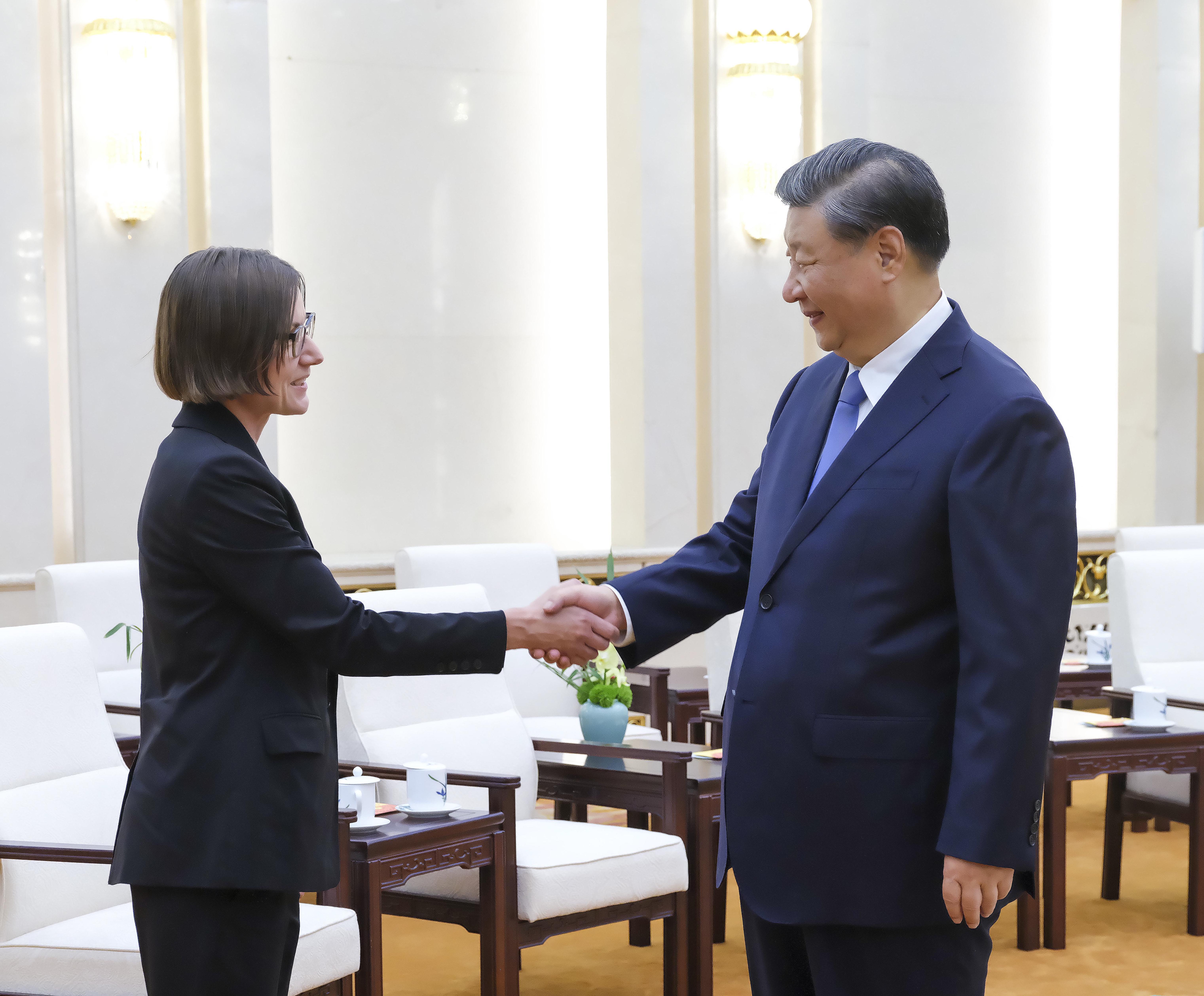 習(xí)近平會(huì)見紅十字國(guó)際委員會(huì)主席斯波利亞里茨