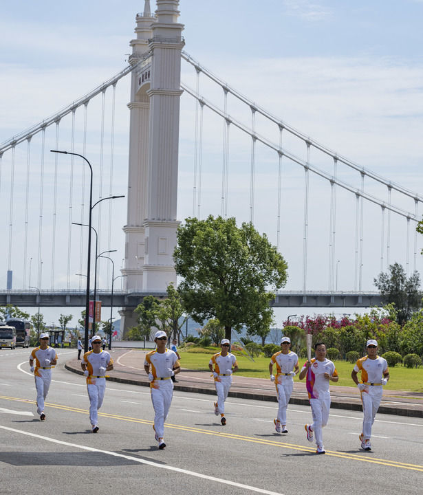 杭州亞運會｜火炬?zhèn)鬟f看“浙”里：舟山