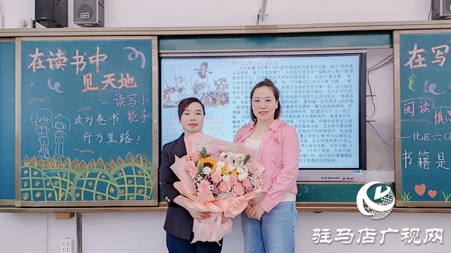 駐馬店市實驗小學六五班：開展沁潤書香伴我成長 與作家面對面活動