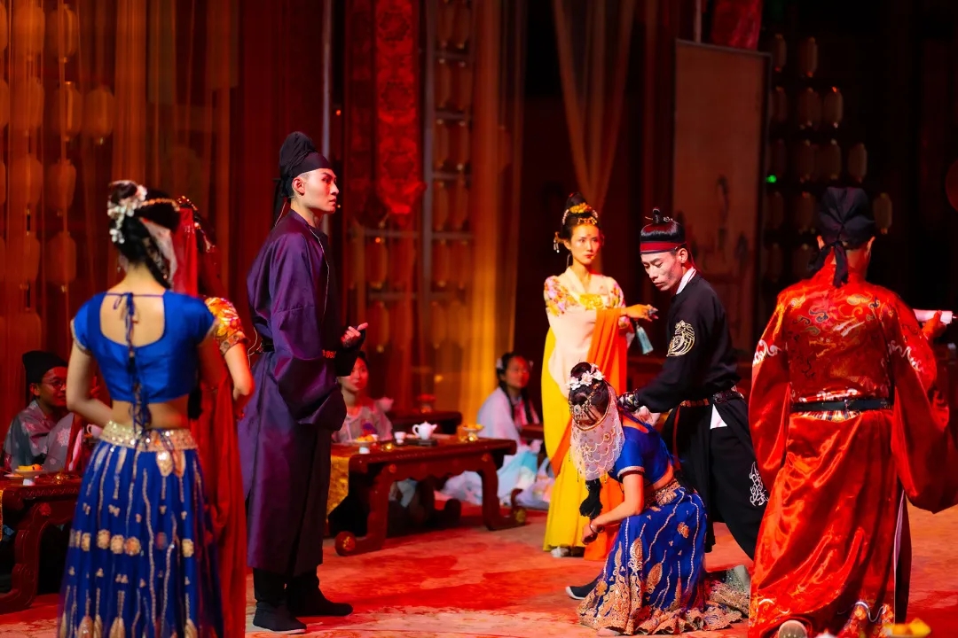 入戲洛陽(yáng)城，來(lái)一場(chǎng)穿越主題的城市漫步 | 國(guó)慶漫游Citywalk