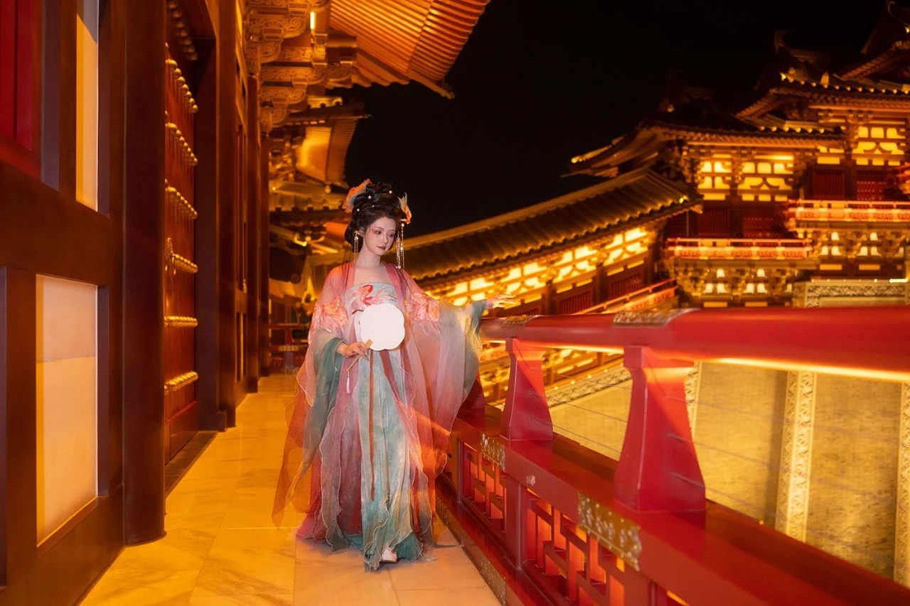 入戲洛陽(yáng)城，來(lái)一場(chǎng)穿越主題的城市漫步 | 國(guó)慶漫游Citywalk