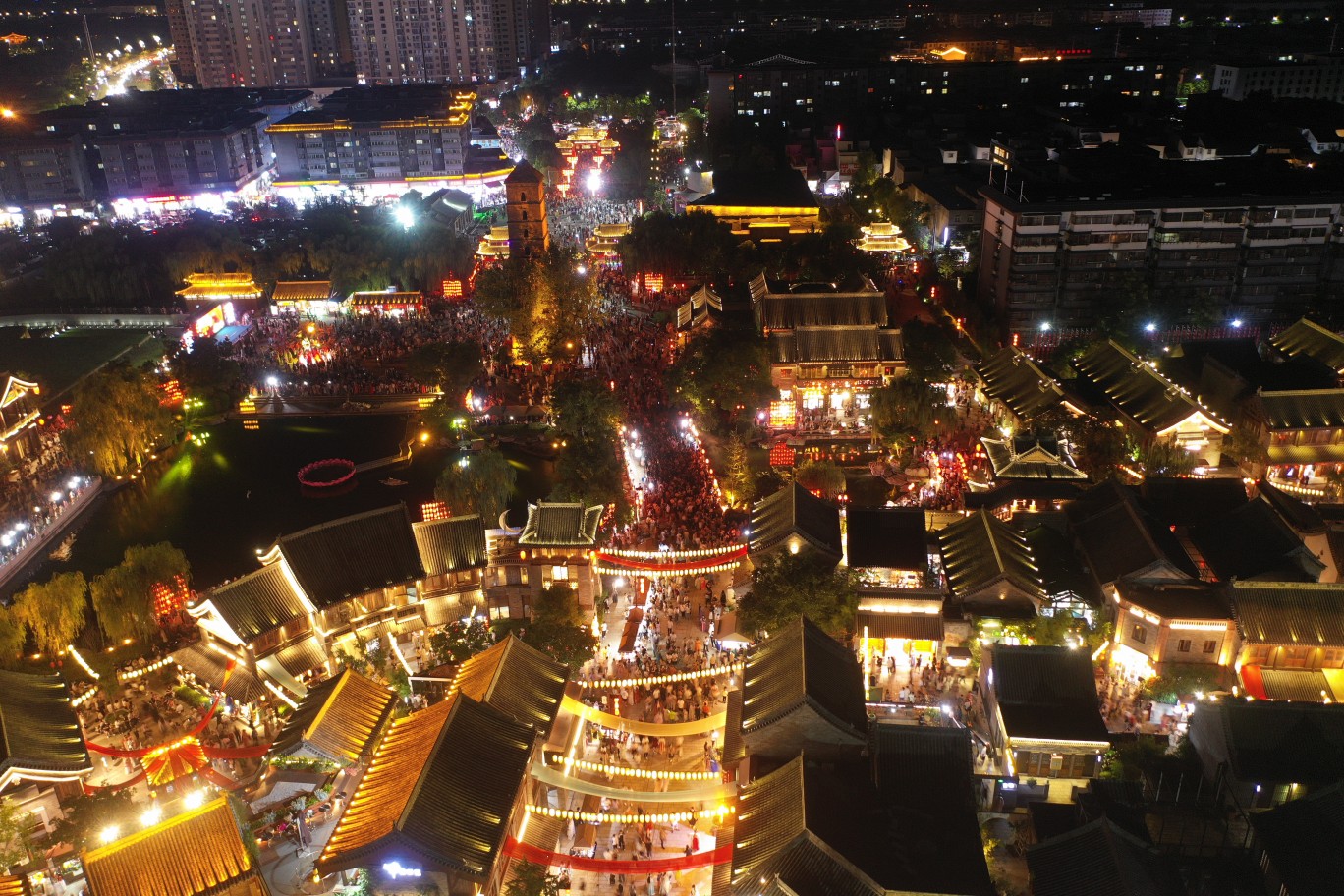 入戲洛陽(yáng)城，來(lái)一場(chǎng)穿越主題的城市漫步 | 國(guó)慶漫游Citywalk