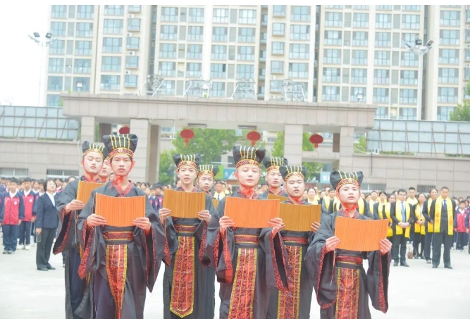 新蔡縣明英中學(xué)隆重舉行孔子誕辰2574周年紀(jì)念活動(dòng)
