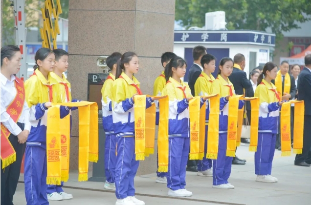 新蔡縣明英中學(xué)隆重舉行孔子誕辰2574周年紀(jì)念活動(dòng)