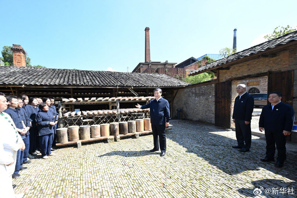 習(xí)近平在江西景德鎮(zhèn)市、上饒市考察調(diào)研