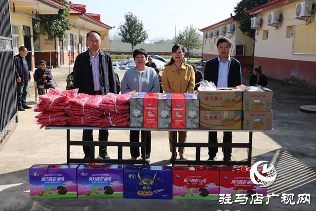 平輿縣:河南天中錦繡服飾重陽節(jié)前夕向19個鄉(xiāng)鎮(zhèn)敬老院捐贈15萬元愛心物資