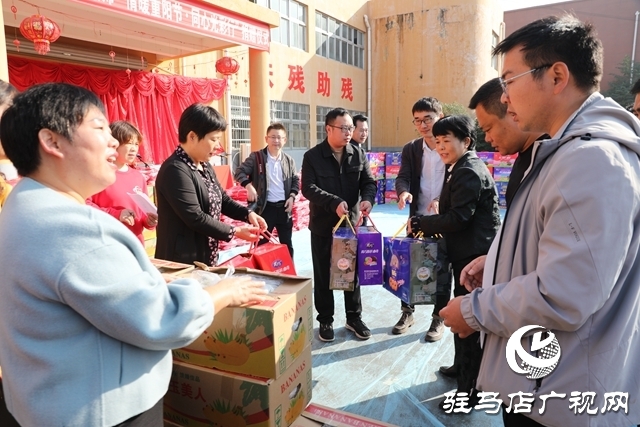 平輿縣:河南天中錦繡服飾重陽節(jié)前夕向19個鄉(xiāng)鎮(zhèn)敬老院捐贈15萬元愛心物資