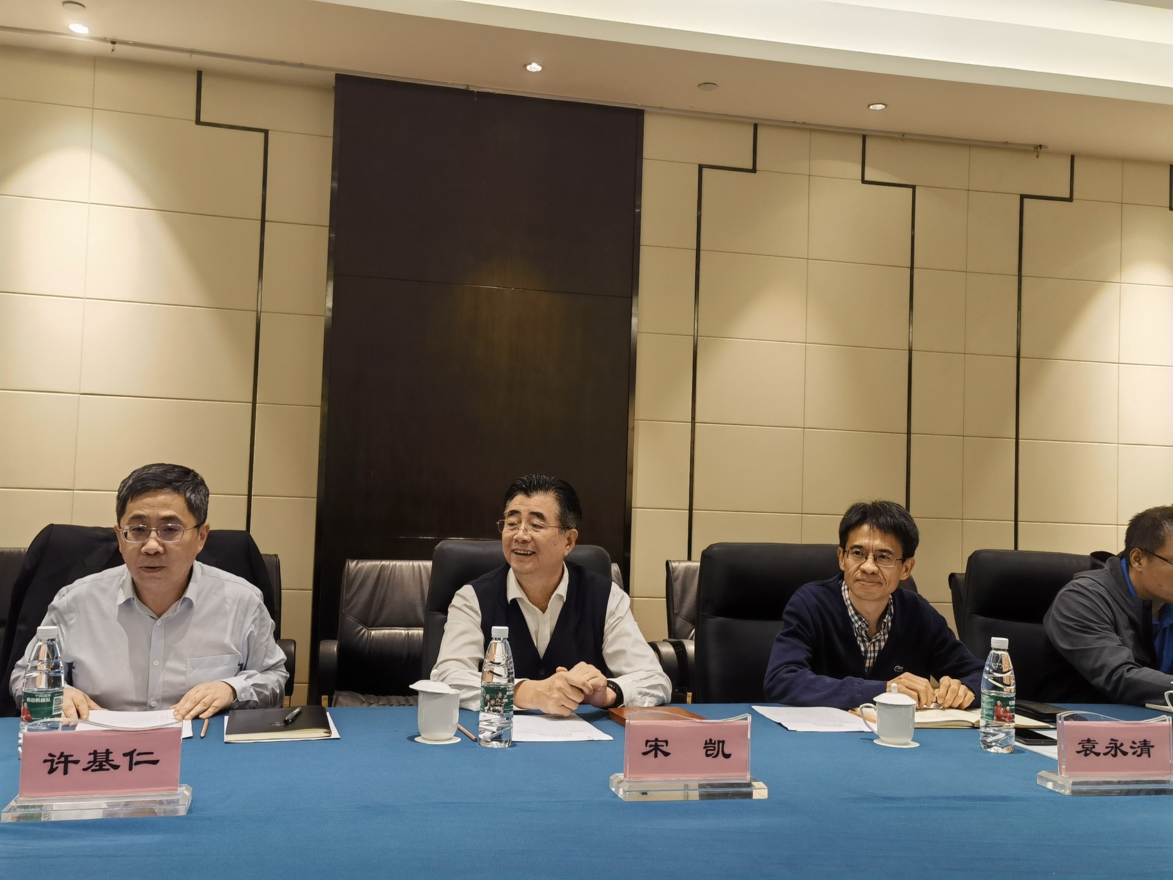 足協(xié)新領導班子集體亮相:把青訓當頭等大事來抓