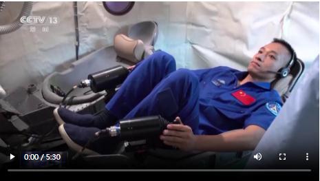 坦克→戰(zhàn)機→神十七，他明天就要去太空了