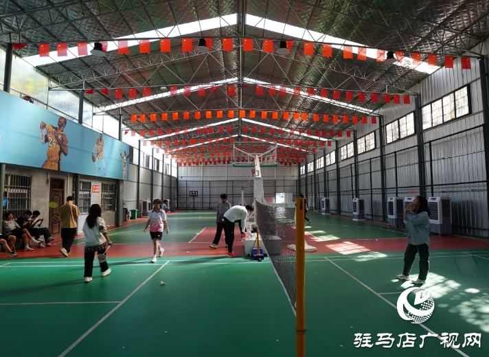泌陽縣羽毛球團(tuán)體賽圓滿閉幕