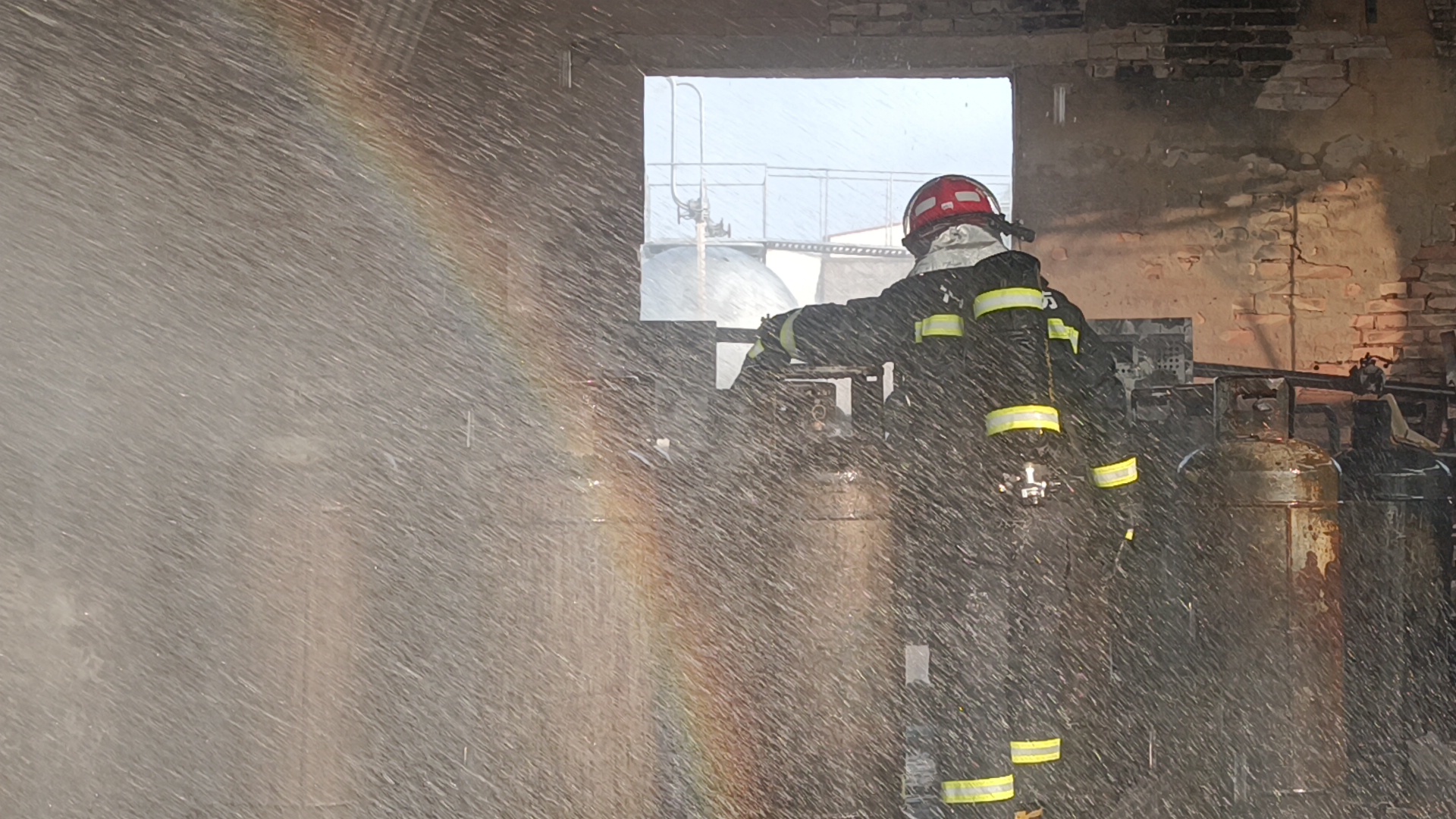 你好，119①丨從“橄欖綠”到“火焰藍(lán)” 十九年老消防的心愿是警鈴不響