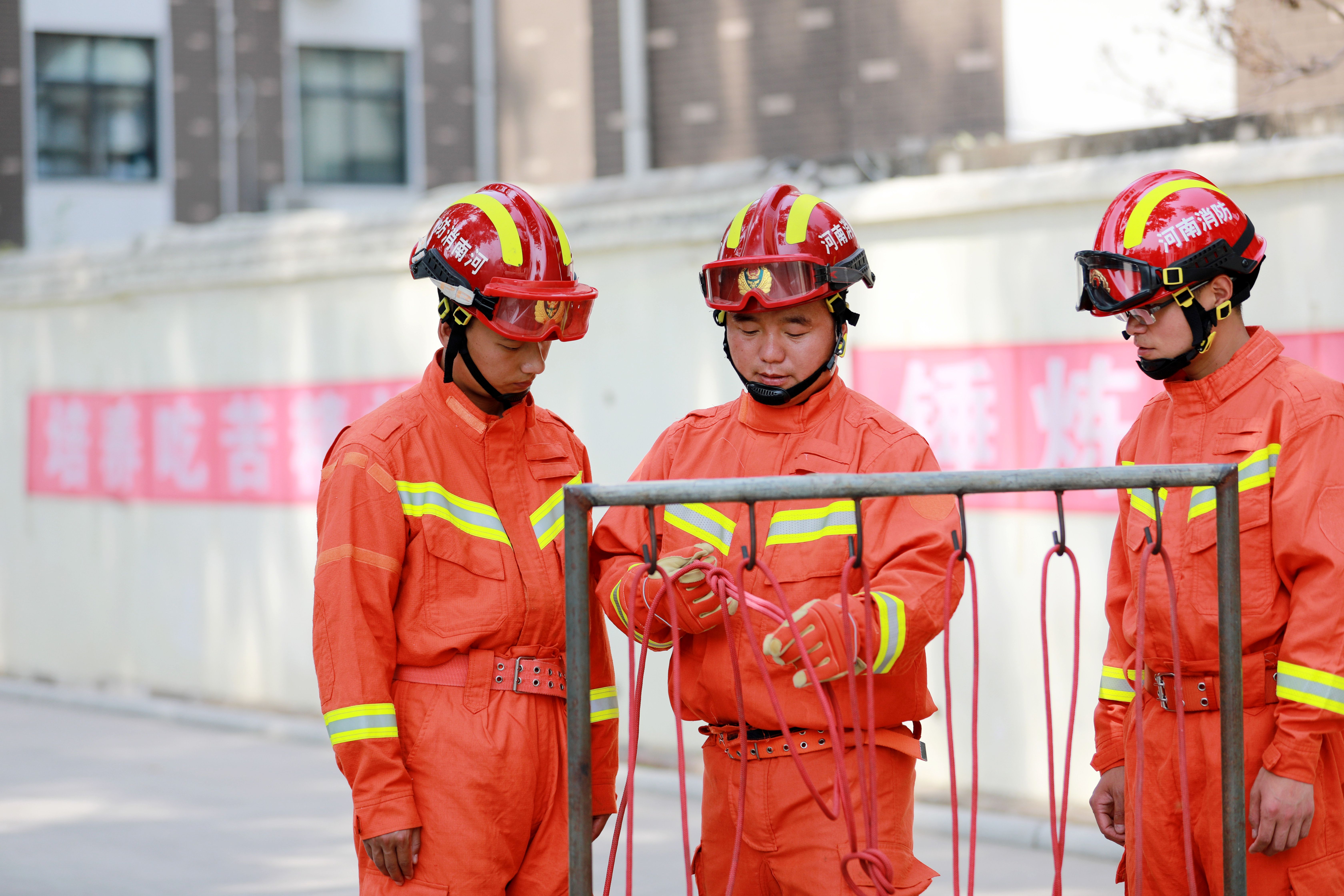 你好，119①丨從“橄欖綠”到“火焰藍(lán)” 十九年老消防的心愿是警鈴不響