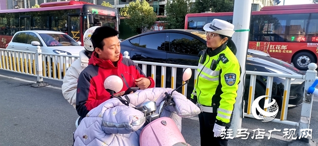 一盔一帶:交通陋習(xí)要糾正 安全出行有保障