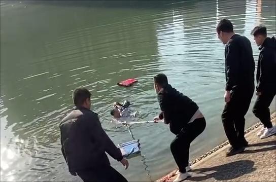 河南小伙談勇救落水兒童：事后有點后怕，第二天要結(jié)婚