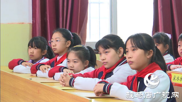 驛城區(qū)“戲曲進(jìn)校園”活動走進(jìn)市第十一小學(xué)