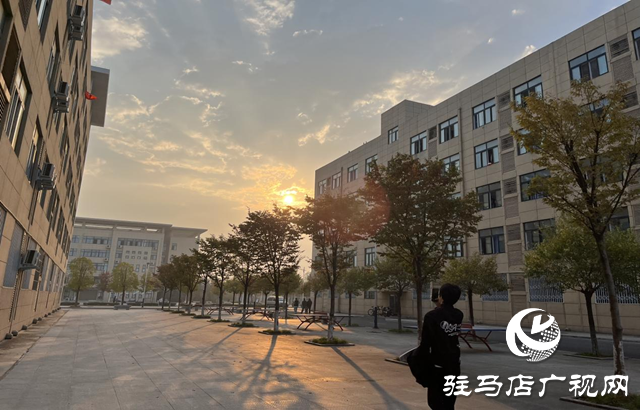 “我愛我校 我校我愛”系列活動||駐馬店職業(yè)技術(shù)學(xué)院經(jīng)濟管理學(xué)院舉辦攝影大賽