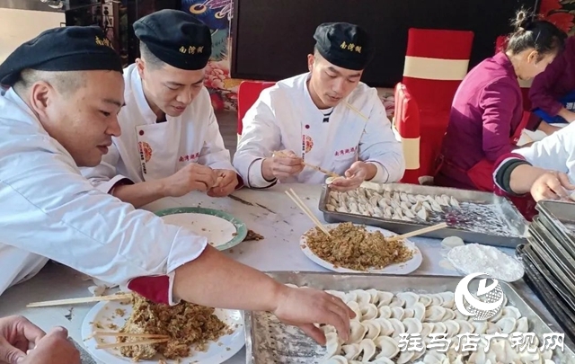 確山:750余斤餃子溫暖環(huán)衛(wèi)工人的心
