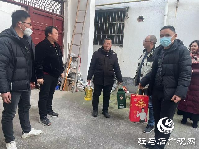 正陽縣真陽街道:主題黨日 黨員干部立足崗位學(xué)思想見行動