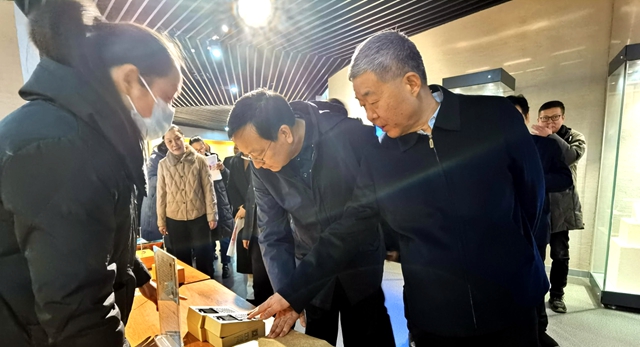 “書(shū)藏千秋韻 史鑒未來(lái)風(fēng)”書(shū)籍演變發(fā)展史專題展在駐馬店市博物館開(kāi)展