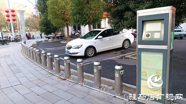 遺留在駐馬店街頭的公共自行車停車樁何日能拆除？