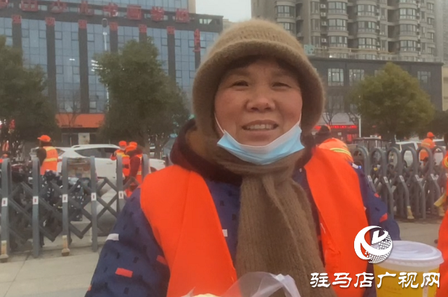 300多位環(huán)衛(wèi)工人喝上愛(ài)心臘八粥