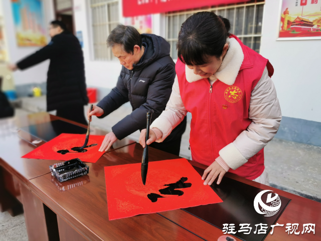 泌陽縣開展“我為群眾辦實(shí)事-翰墨迎春同心送福”文化惠民活動(dòng)