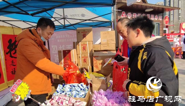 &ldquo;家門口&rdquo;趕大集 煙火氣里尋年味