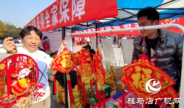 &ldquo;家門口&rdquo;趕大集 煙火氣里尋年味