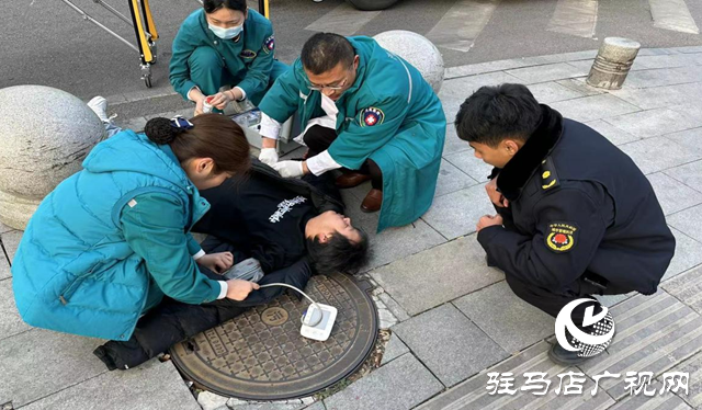 正能量！男子昏迷不醒 駐馬店城管撥打120送其就醫(yī)