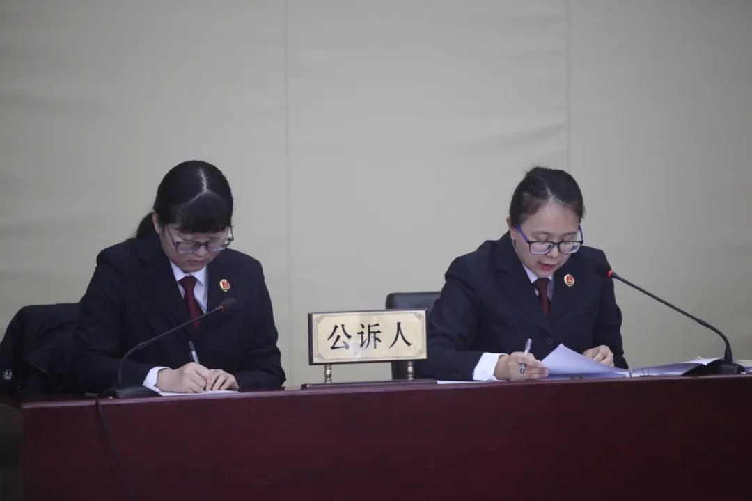 組團(tuán)盜挖光緒親爹醇親王墓葬，8人受審