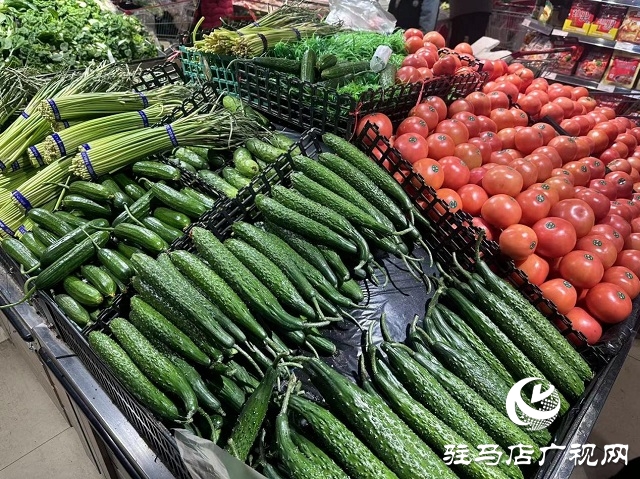 迎風(fēng)雪保供應(yīng) 市民&ldquo;米袋子&rdquo;&ldquo;菜籃子&rdquo;量足價穩(wěn)