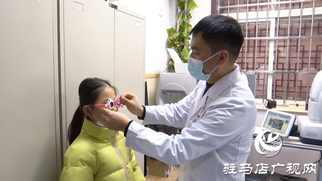 近視低齡化趨勢(shì)明顯 醫(yī)生提醒:近視治療 防大于控