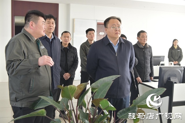 平輿縣委副書記、縣長李磊看望慰問一線干部職工